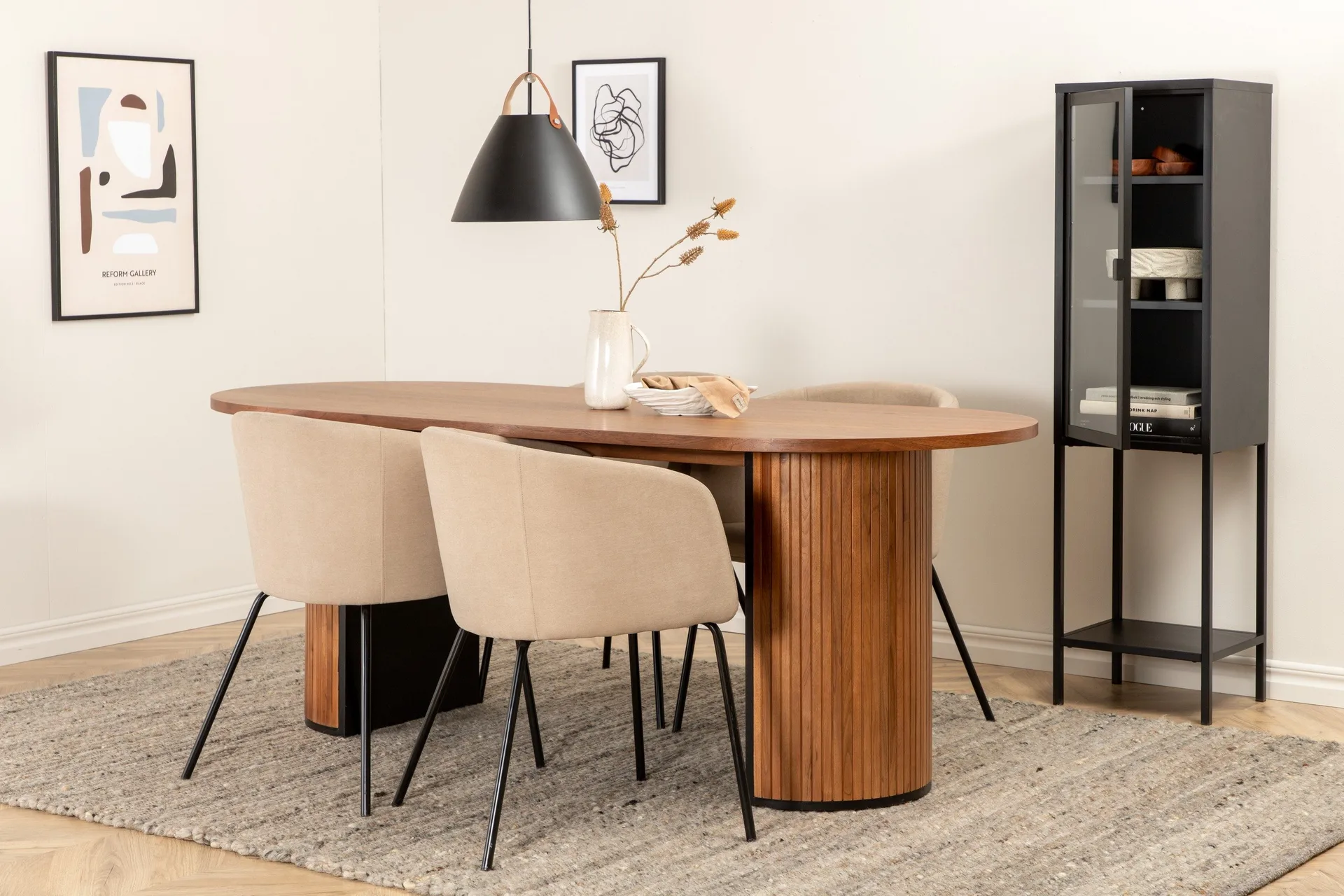 Biana Spisegruppe 200 cm Oval inkl. 4 Berita Stoler - Valnøtt/Beige/Svart