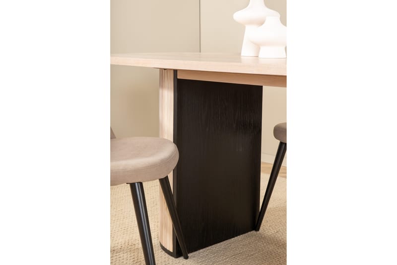 Biana Spisegruppe 200 cm Oval inkl. 4 Velvets Stoler - Beige/Svart - Møbler - Bord - Spisegrupper