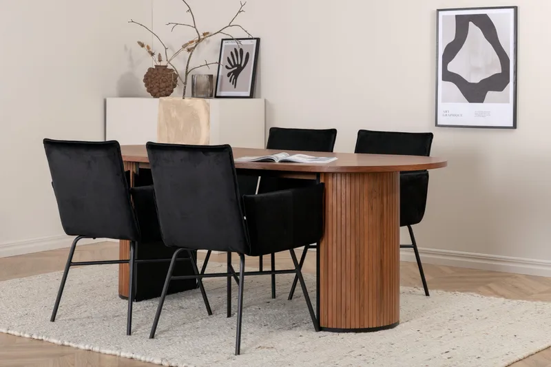 Bianca ovalt Spisebord med 4stk Pippi Spisestol - Møbler - Bord - Spisegrupper