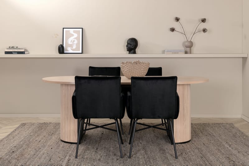 Bianca ovalt Spisebord med 4stk Pippi Spisestol, undefined