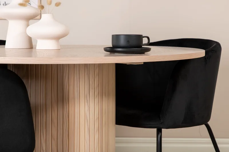 Bianca Rundt Spisebord med 4stk Berit Spisestol - Møbler - Bord - Spisegrupper