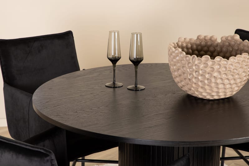 Bianca Rundt Spisebord med 4stk Pippi Spisestol - Møbler - Bord - Spisegrupper