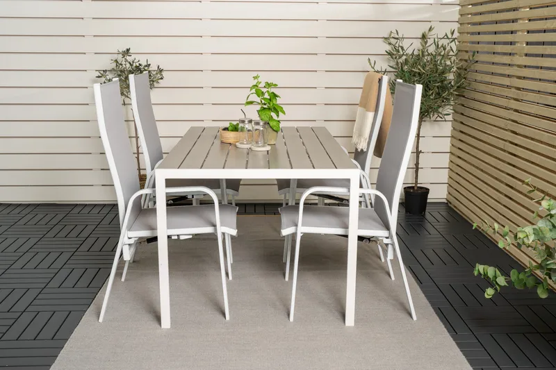 Buitepos Spisegruppe + 4 Dusternbrook Karmstoler - Polywood/Hvit - Hagemøbler - Hagegruppe - Spisegrupper hage