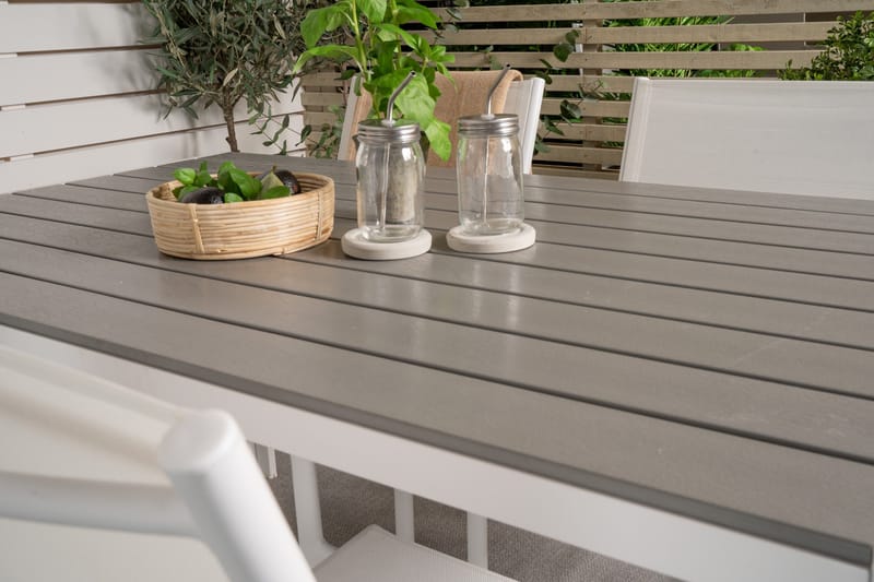 Buitepos Spisegruppe + 4 Langstrand Karmstoler - Polywood/Hvit - Hagemøbler - Hagegruppe - Spisegrupper hage