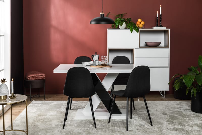 Cesi Spisegruppe 140 cm med 4 Nibe Stol - Hvit/Svart - Møbler - Bord - Spisegrupper