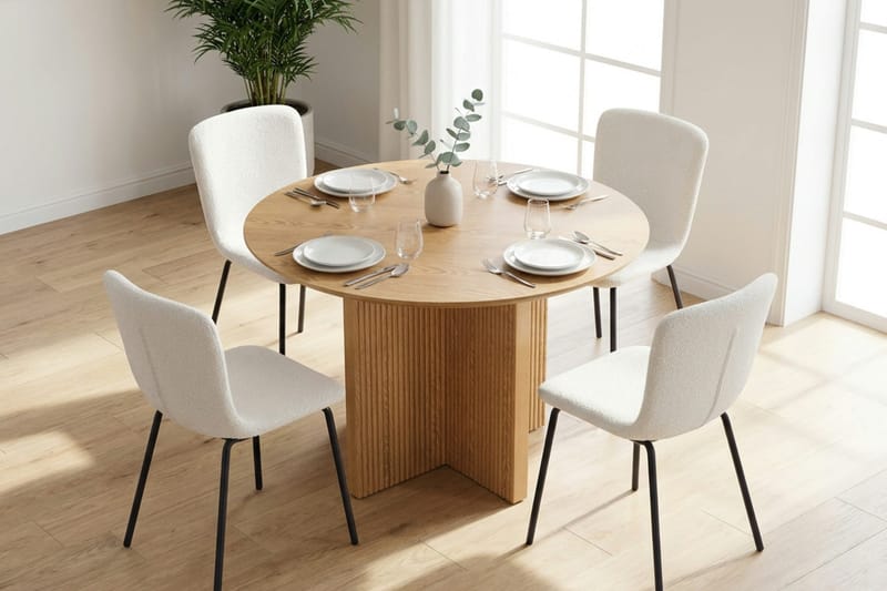 Edda spisegruppe rund 110 cm eik med 4 Katy spisestoler - Eik - Møbler - Bord - Spisegrupper
