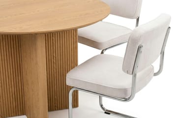 Edda spisegruppe rund 110 cm eik med 4 Milva spisestoler - Eik - Møbler - Bord - Spisegrupper