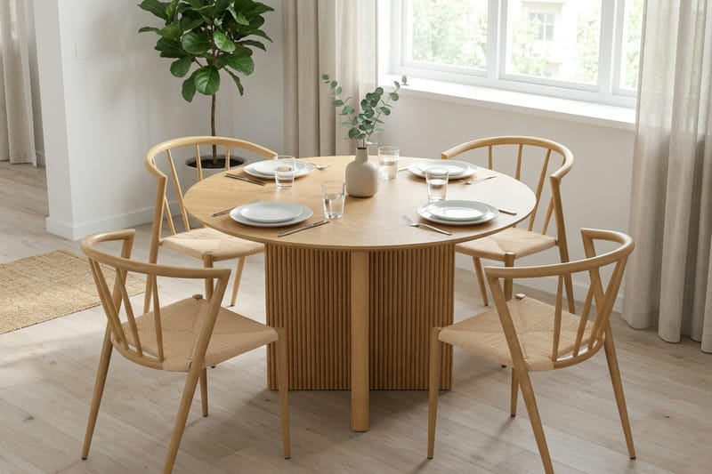 Edda spisegruppe rund 110 cm eik med 4 Winston spisestoler - Eik - Møbler - Bord - Spisegrupper