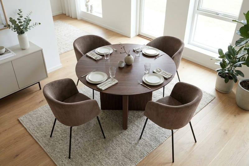 Edda spisegruppe rund 110 cm valnøtt med 4 Berit spisestoler - Valnøtt - Møbler - Bord - Spisegrupper