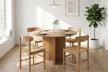 Edda spisegruppe rundt 110 cm eik med 4 Malte spisestoler - Møbler - Bord - Spisegrupper