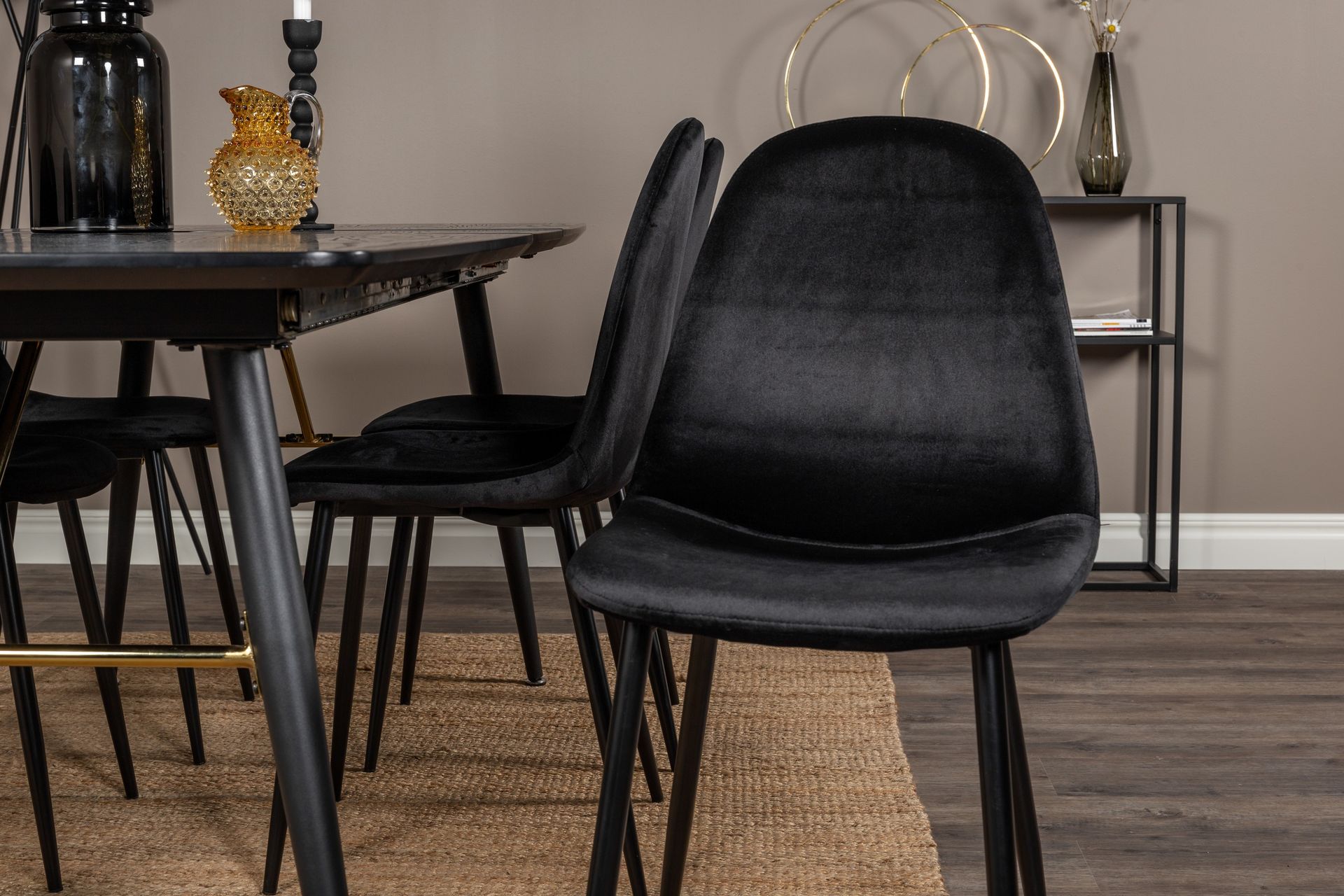 Irunea Forlengningsbar Spisegruppe 180 cm inkl. 6 Pontus Sto - Svart - Møbler - Bord - Spisegrupper
