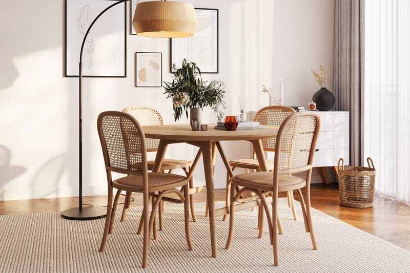 Jerup Spisebord 120 cm Rundt  med 4 Bjarshog Stoler - Natur - Møbler - Bord - Spisegrupper