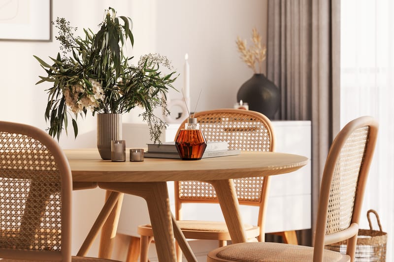 Jerup Spisebord 120 cm Rundt  med 4 Bjarshog Stoler - Natur - Møbler - Bord - Spisegrupper