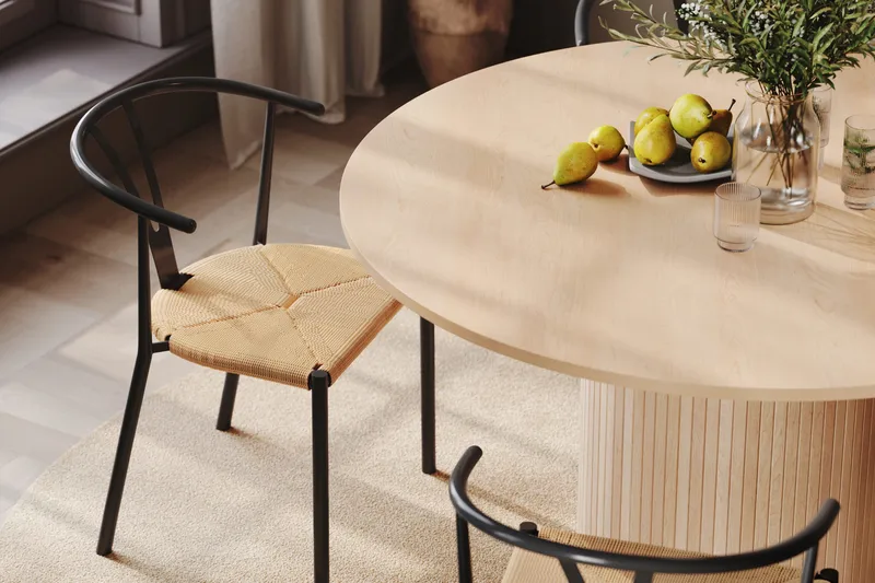 Kopparbo Spisegruppe 130 cm Rund inkl. 4 Elysia Stoler - Beige / Svart - Møbler - Bord - Spisegrupper