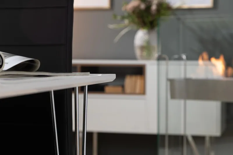 Kronblom Spisegruppe 120 cm med 4 Cibus Stol - Hvit/Krom/Svart PU - Møbler - Bord - Spisegrupper