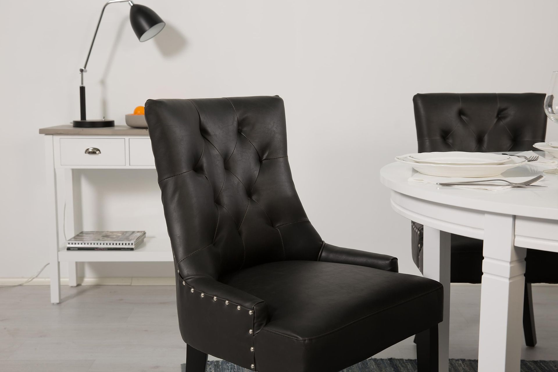 Läckö Spisegruppe Hvit - 6stk Tuva stoler Vintage PU - Møbler - Bord - Spisegrupper