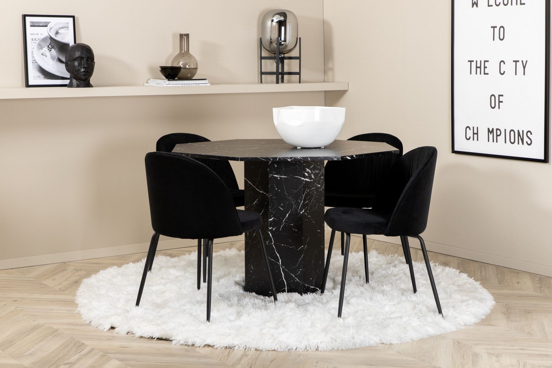 Marbs Spisegruppe 110 cm Rund inkl. 4 Foyos Stoler - Svart