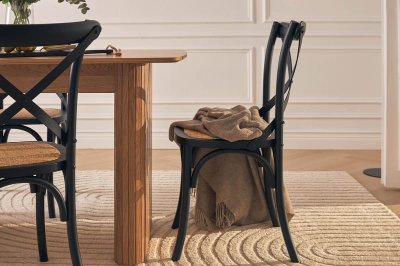 Nixrai Spisebord 140 cm med 4 Kalb Spisestoler - Eik - Møbler - Bord - Spisegrupper