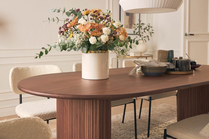 Noira Ovalt Spisebord 220 cm Valnøtt med 6 Gemmiano Spisestoler - Brun / Teddy / Tre - Møbler - Bord - Spisegrupper