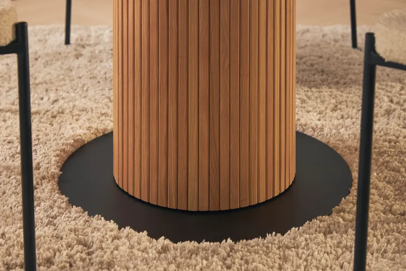 Noira Spisebord 120 cm Valnøtt Rundt med 4 Gemmiano Spisestoler - Brun - Møbler - Bord - Spisegrupper