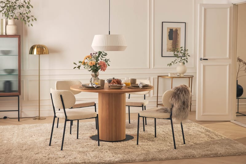 Noira Spisebord 120 cm Valnøtt Rundt med 4 Gemmiano Spisestoler - Brun - Møbler - Bord - Spisegrupper