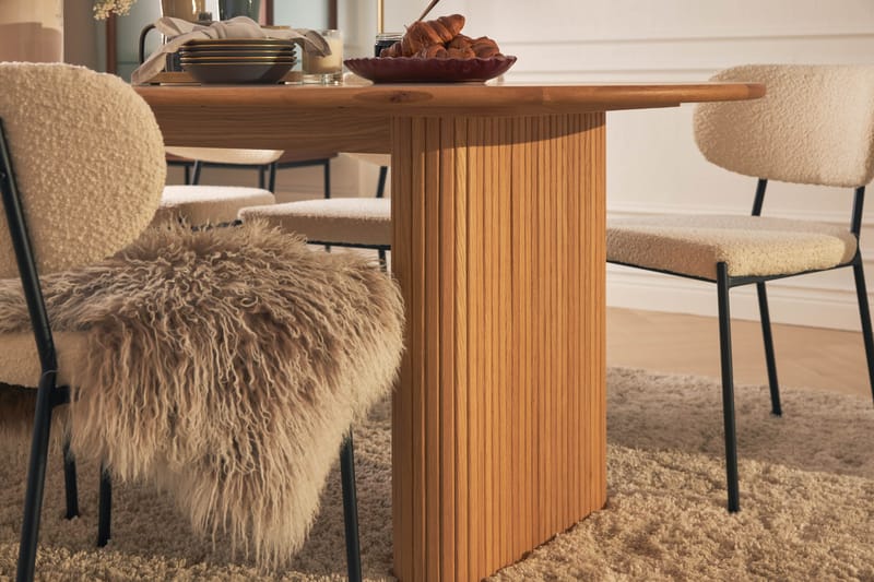 Noira Spisebord 220 cm Massiv Eik med 6 Gemmiano Spisestoler - Natur - Møbler - Bord - Spisegrupper