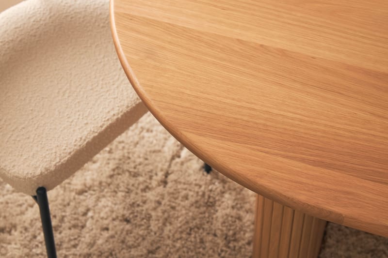Noira Spisebord 220 cm Massiv Eik med 6 Gemmiano Spisestoler - Natur - Møbler - Bord - Spisegrupper