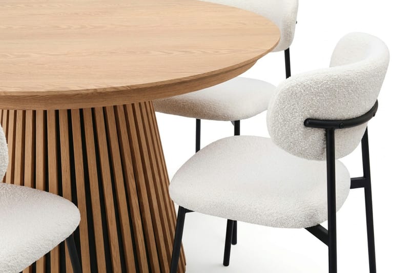 Peyra Uttrekkbar rund 120-220 cm Eik med 4 Lucy Spisestoler - Eik - Møbler - Bord - Spisegrupper