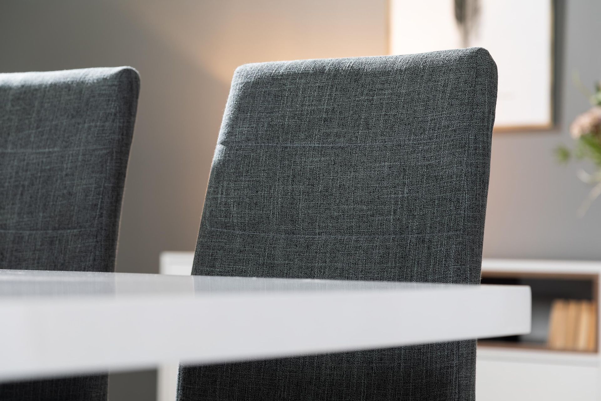 Ratliff Forlengningsbar Spisegruppe 200 cm med 8 Cibus Stole - Hvit/Grå/Krom - Møbler - Bord - Spisegrupper