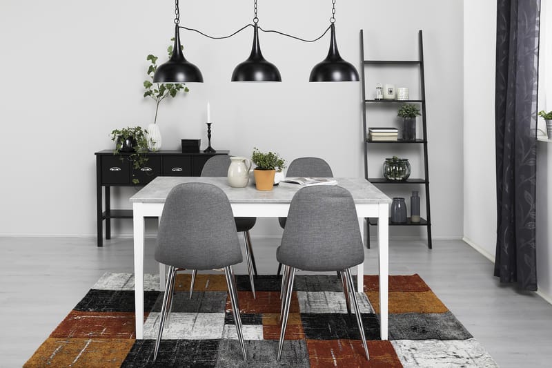 Romeo Spisegruppe 140 cm Betong med 4 Nibe Stoler - Hvit/Grå/Krom - Møbler - Bord - Spisegrupper