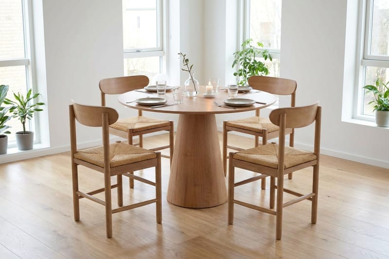 Siena spisegruppe rund 110 cm eik med 4 Malte spisestoler - Møbler - Bord - Spisegrupper