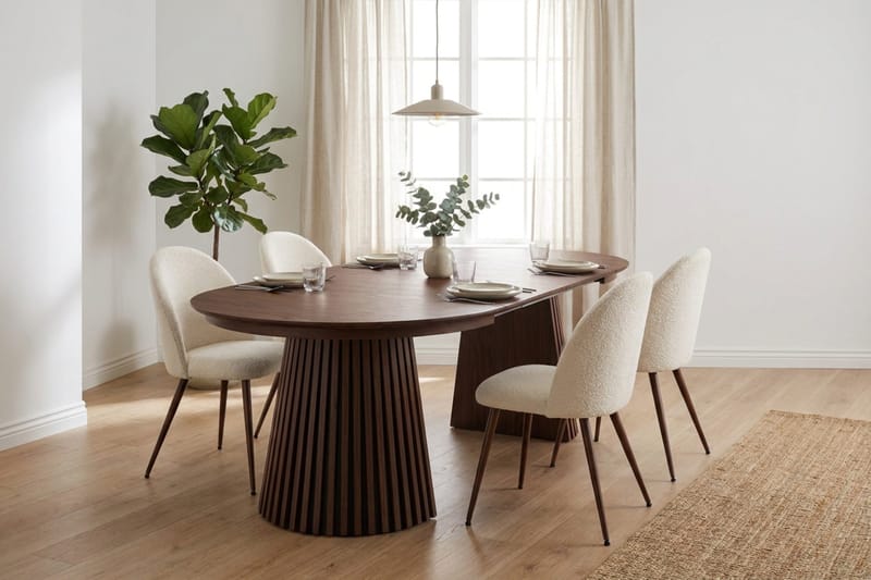 Spisegruppe Bark Peyra 120-220 cm Valnøtt Hvit bouclé/Metallben Valnøtt - Møbler - Bord - Spisegrupper