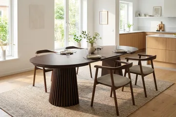 Spisegruppe Bark Peyra 120-220 cm Røkt eik Røkt eik/Beige - Møbler - Bord - Spisegrupper