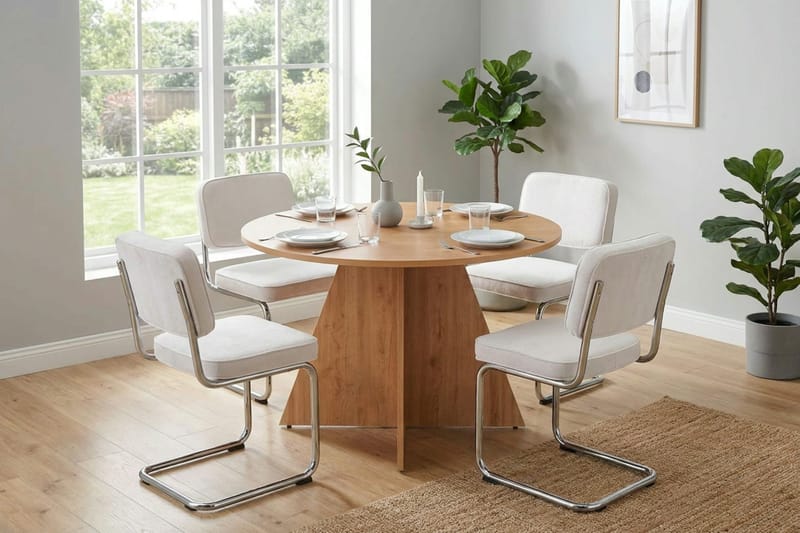 Vera spisegruppe rund 110 cm eik med 4 Milva spisestoler - Eik - Møbler - Bord - Spisegrupper