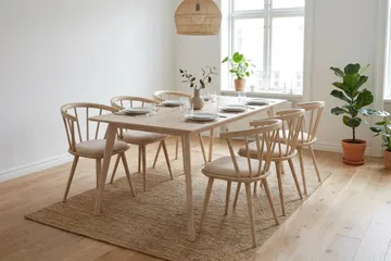 Tyrö spisegruppe 190 cm Whitewash med 6 stk. Tyrö karmstoler med pute - Hvitbeiset eik - Møbler - Bord - Spisegrupper