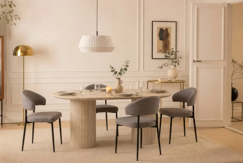 Uppveda Ovalt Spisebord 180x90 cm med 4 Sawako Greige Stoler - Travertin/Greige - Møbler - Bord - Spisegrupper