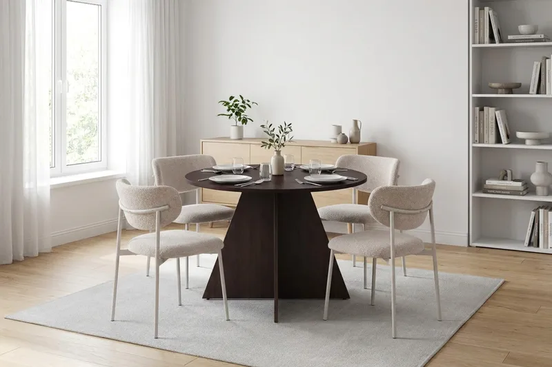 Vera rund spisegruppe 110 cm med 4 Lucy spisestoler - Røkt eik - Møbler - Bord - Spisegrupper