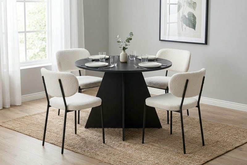 Vera spisegruppe rund 110 cm svart med 4 Gemmiano spisestoler - Svartbeiset eik - Møbler - Bord - Spisegrupper