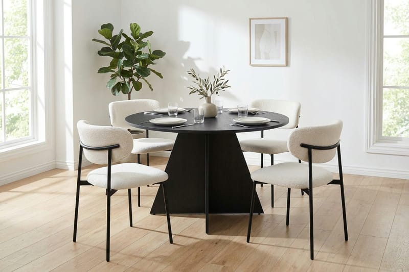 Vera spisegruppe rund 110 cm svart med 4 Lucy spisestoler - Svart - Møbler - Bord - Spisegrupper