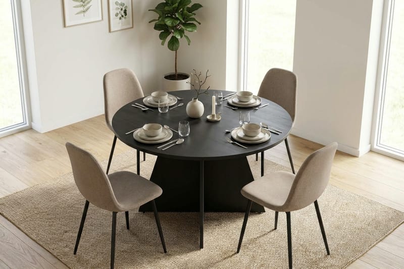 Vera spisegruppe rund 110 cm svart med 4 Nibe spisestoler - Svart - Møbler - Bord - Spisegrupper