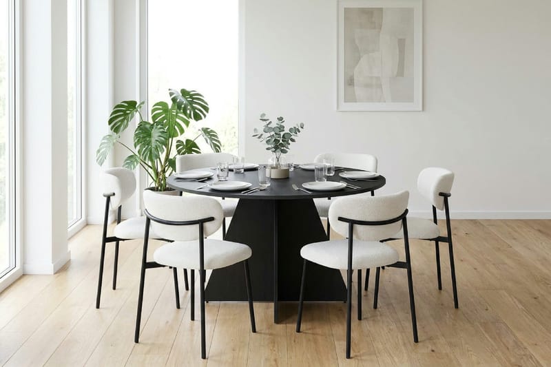 Vera spisegruppe rund 130 cm svart med 6 Lucy spisestoler - Svartbeiset eik - Møbler - Bord - Spisegrupper