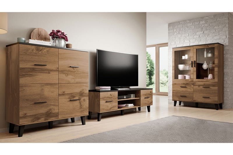 Kardos Stuesett, Natur/Svart