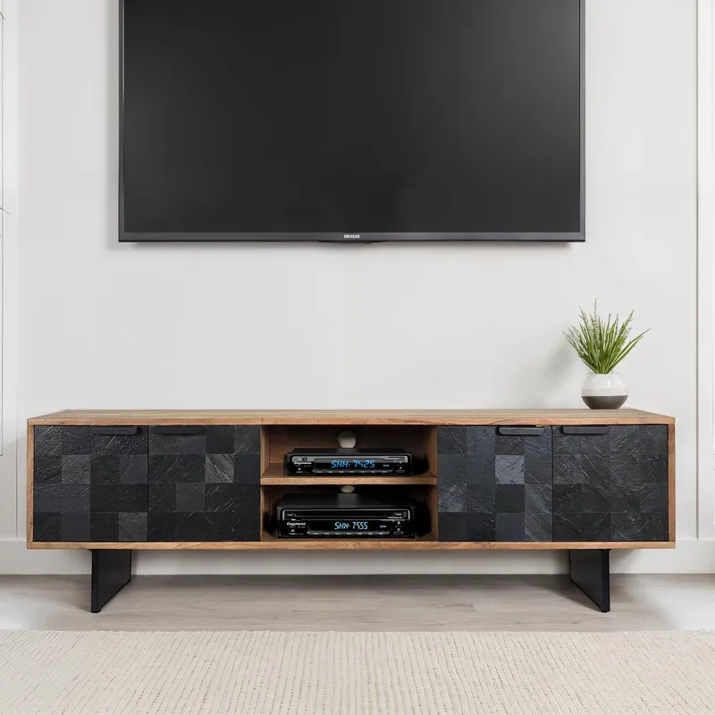 Olvian TV-benk 150 cm i massivt akasietre med fronter i steinlook og metall - Møbler - Mediamøbel & tv møbel - TV-benk & mediabenk