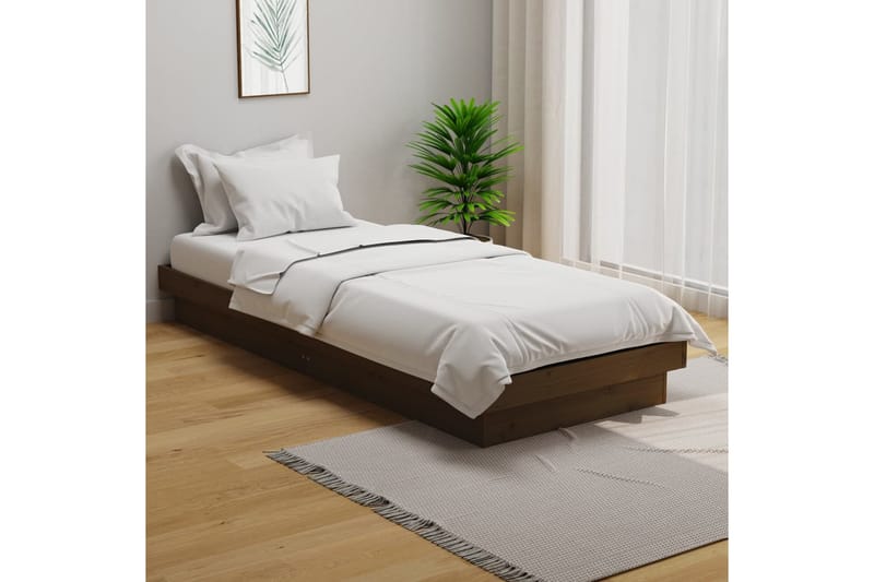 beBasic Sengeramme honningbrun heltre 75x190 cm 2FT6 Small Single - Brun - Møbler - Senger - Sengeramme & sengestamme