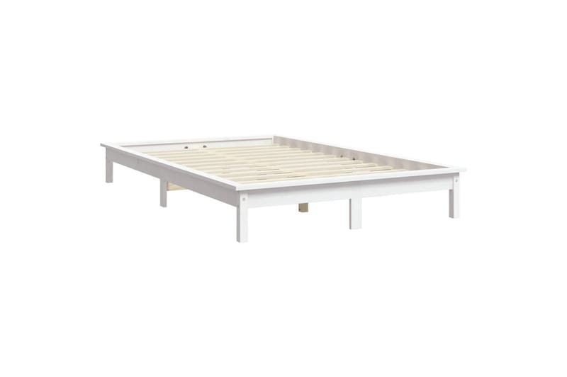 beBasic Sengeramme hvit heltre furu 140x190 cm - Hvit - Sengeramme & sengestamme