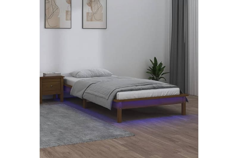 beBasic Sengeramme LED honningbrun 75x190cm 2FT6 liten enkel heltre - Brun - Sengeramme & sengestamme