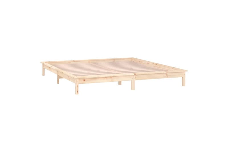 beBasic Sengeramme med LED 140x190 cm heltre - Brun - Møbler - Senger - Sengeramme & sengestamme