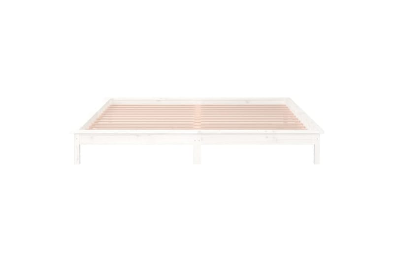 beBasic Sengeramme med LED hvit 135x190 cm 4FT6 Double heltre - Hvit - Møbler - Senger - Sengeramme & sengestamme