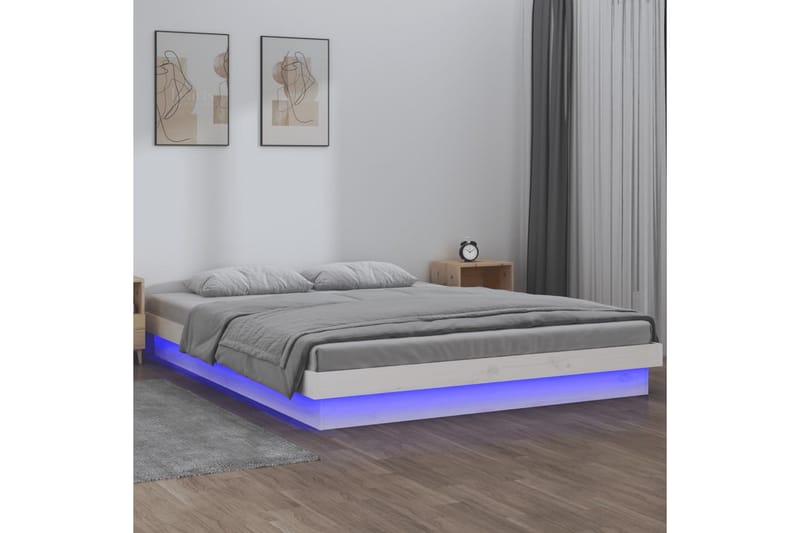 beBasic Sengeramme med LED hvit 160x200 cm heltre - Hvit - Sengeramme & sengestamme