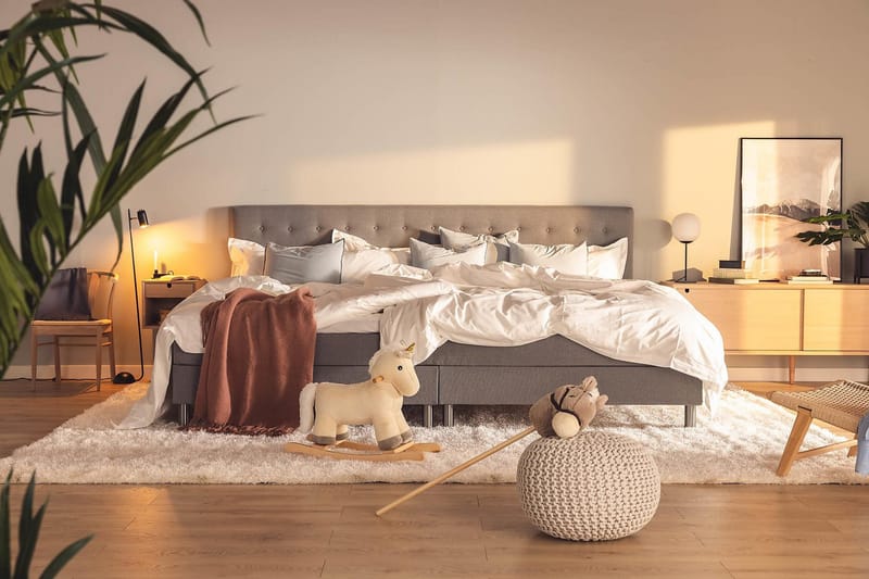 Ella Familieseng 280x210 cm - (+Flere valg) Lysegrå - Møbler - Senger - Komplett sengepakke
